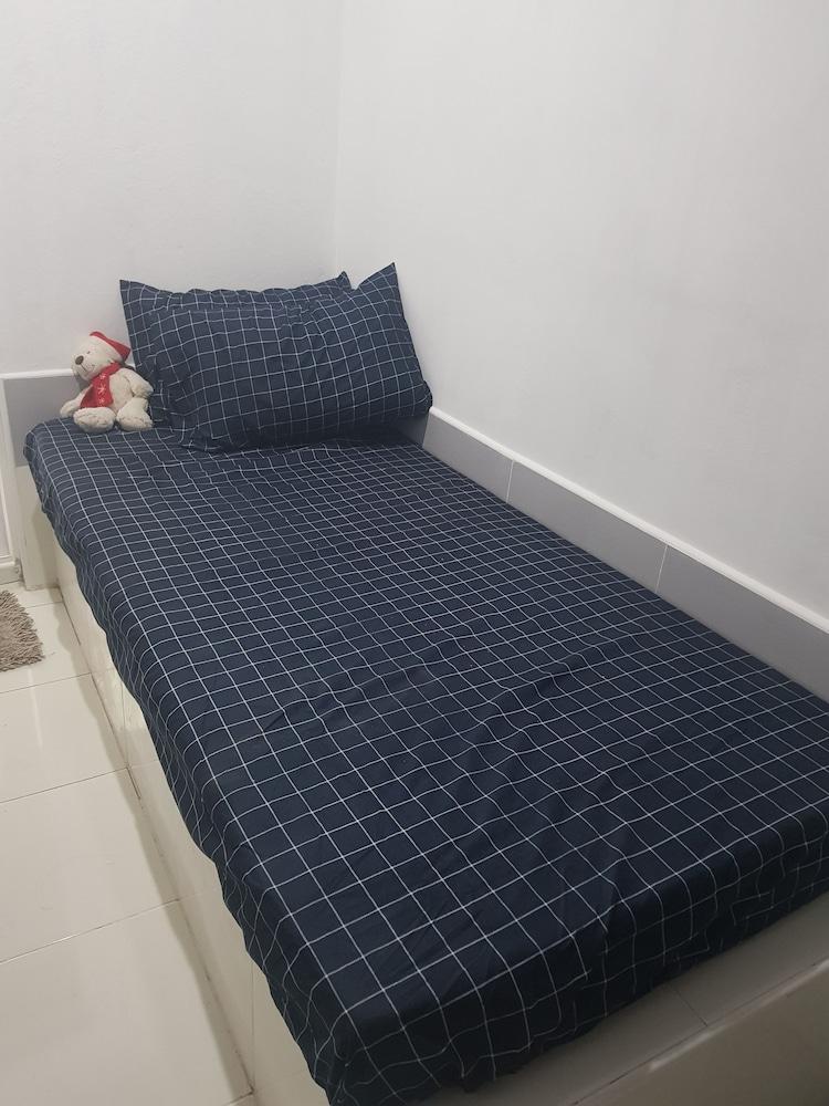 Sam's Place 1