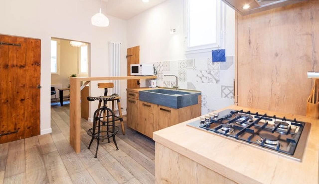 Dandelion Flat (Adults Only) 1