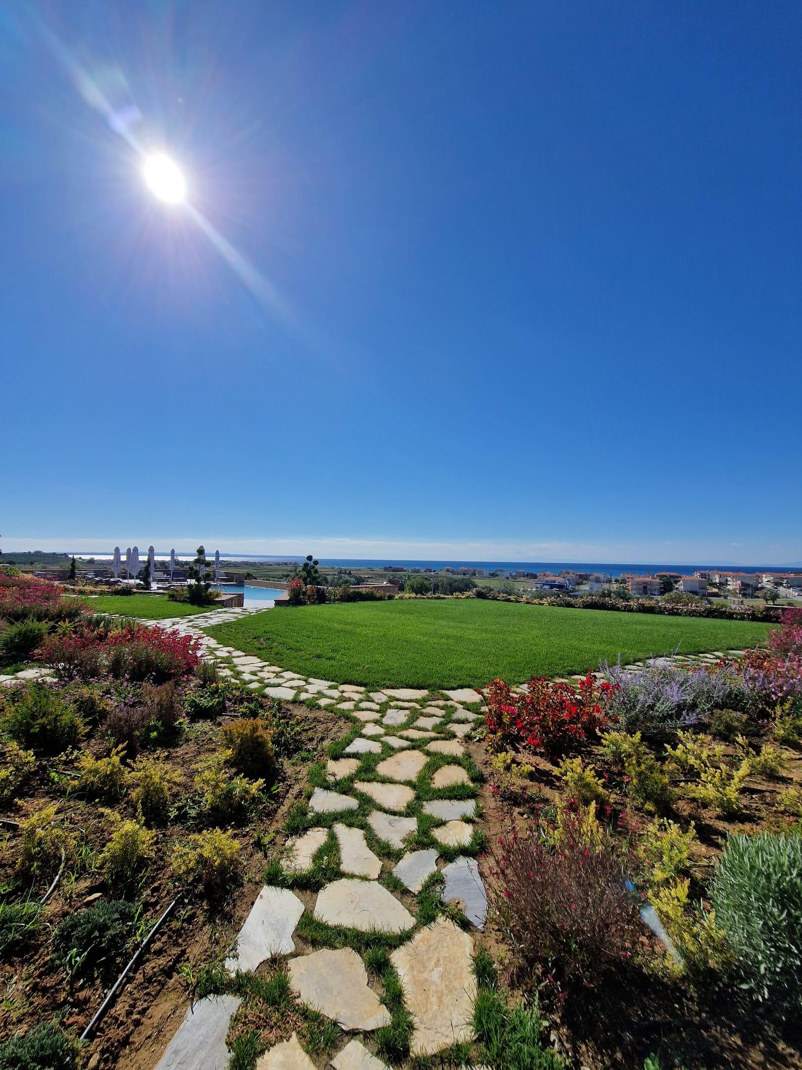 Akrolithos Luxury Suites
