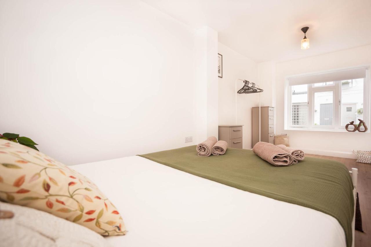 Brand New One Bedroom Flat in Central London 1