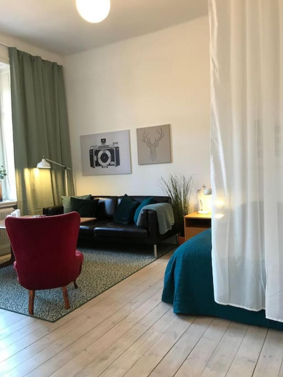 Bohemian And Light One Room Apartment in Sofo 31sqm