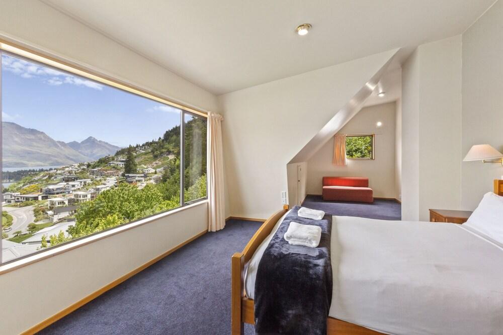 Golden Heights 2
