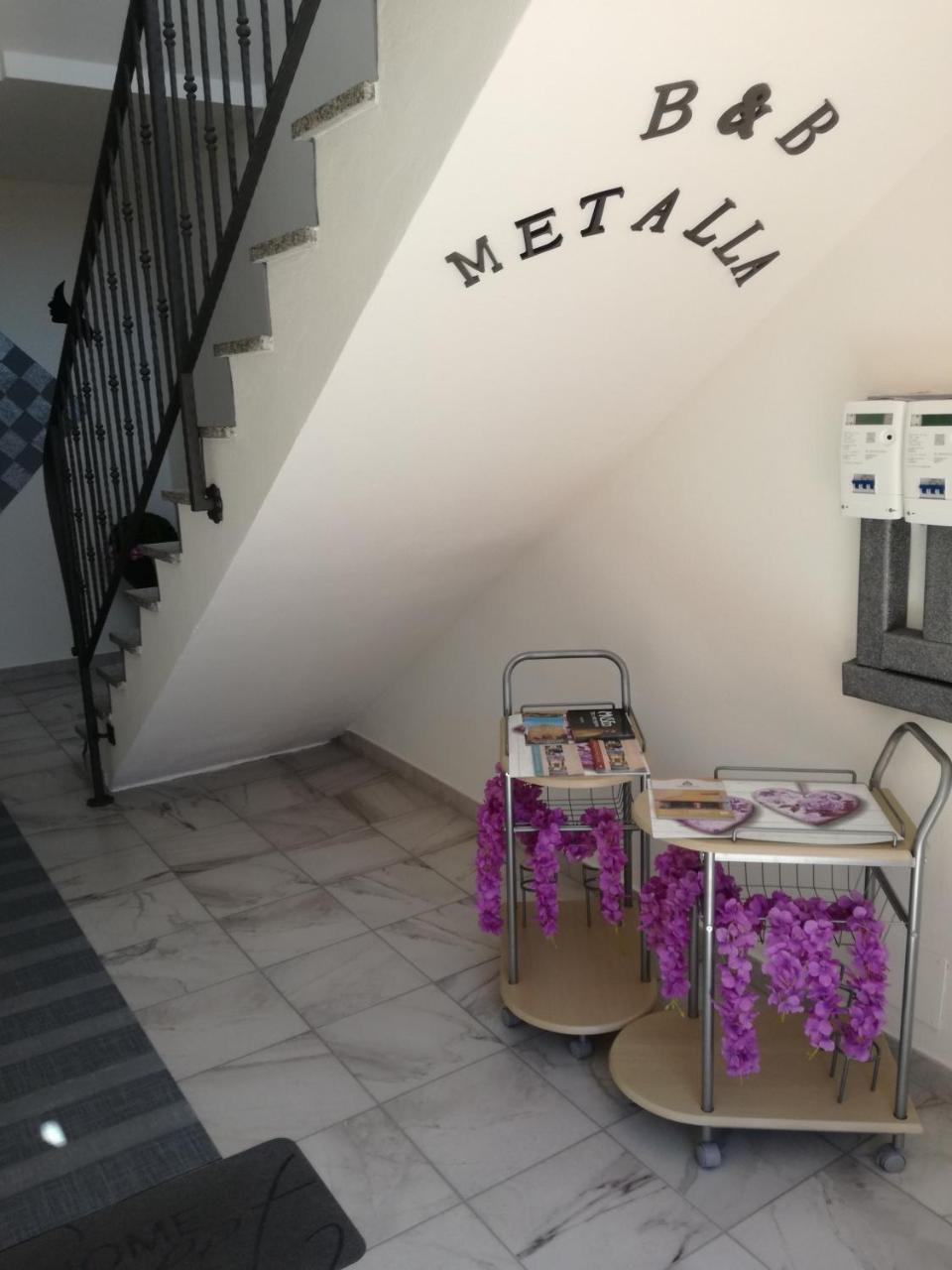 B&B Metalla (Adults Only)
