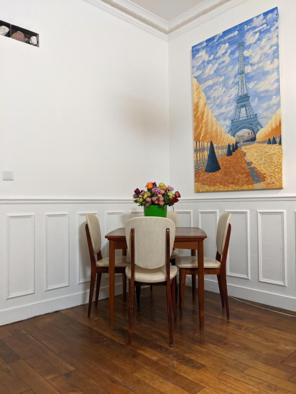 Private Acces To the All Flat. Charming Parisian.