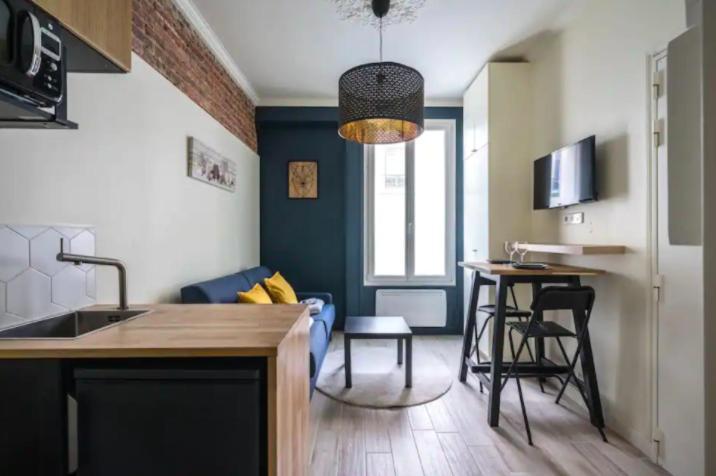 Cmg Cosy Studio- 2p - Nation - Voltaire