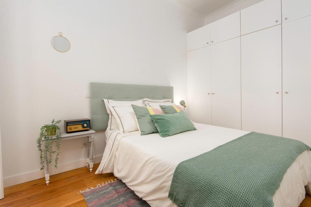 Charming Apartment in Private Condominium at Graca 2