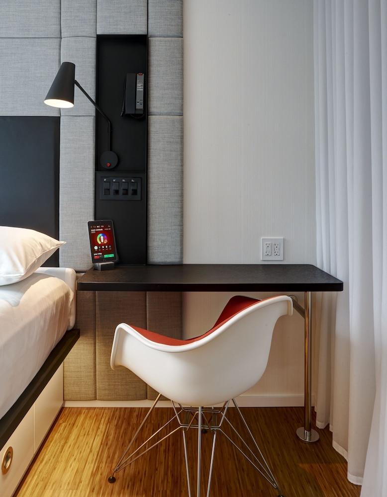Citizenm London Victoria Station 2