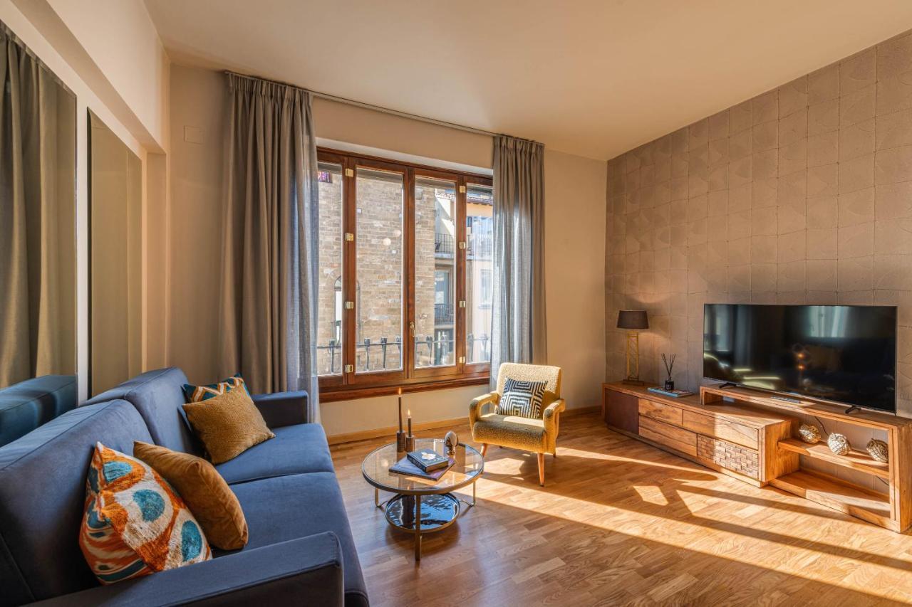 Apartments Florence - Santo Stefano's Mirror