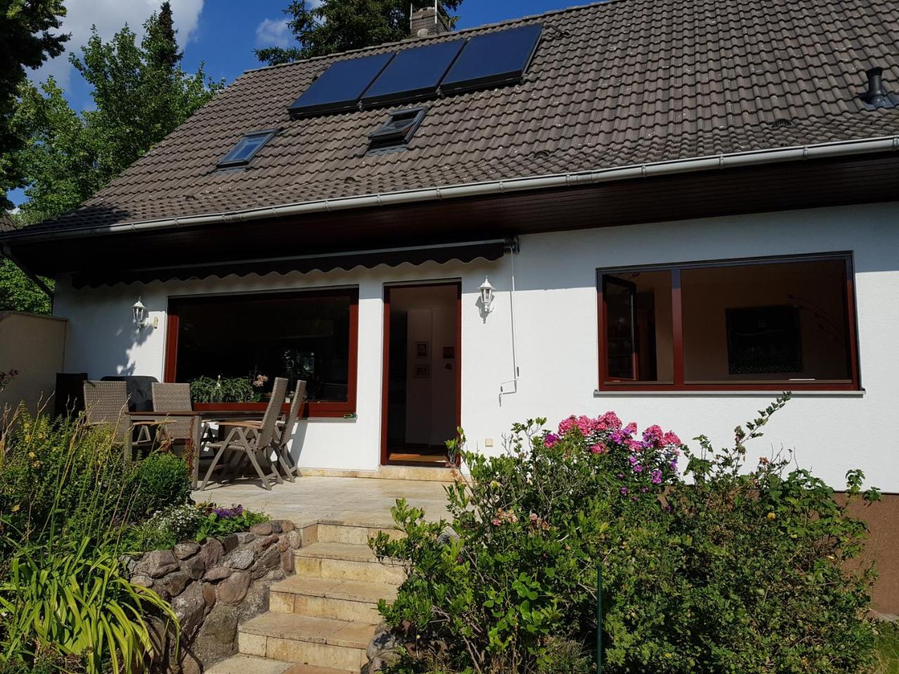 4 Sterne Souterrain Apartment Alt-Mariendorf (Adults Only)