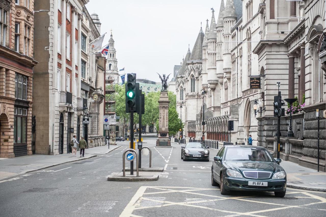 Chancery Quarters, Chancery Lane 1