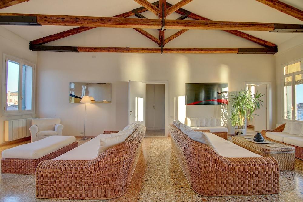 Patrizio Panoramic View 1