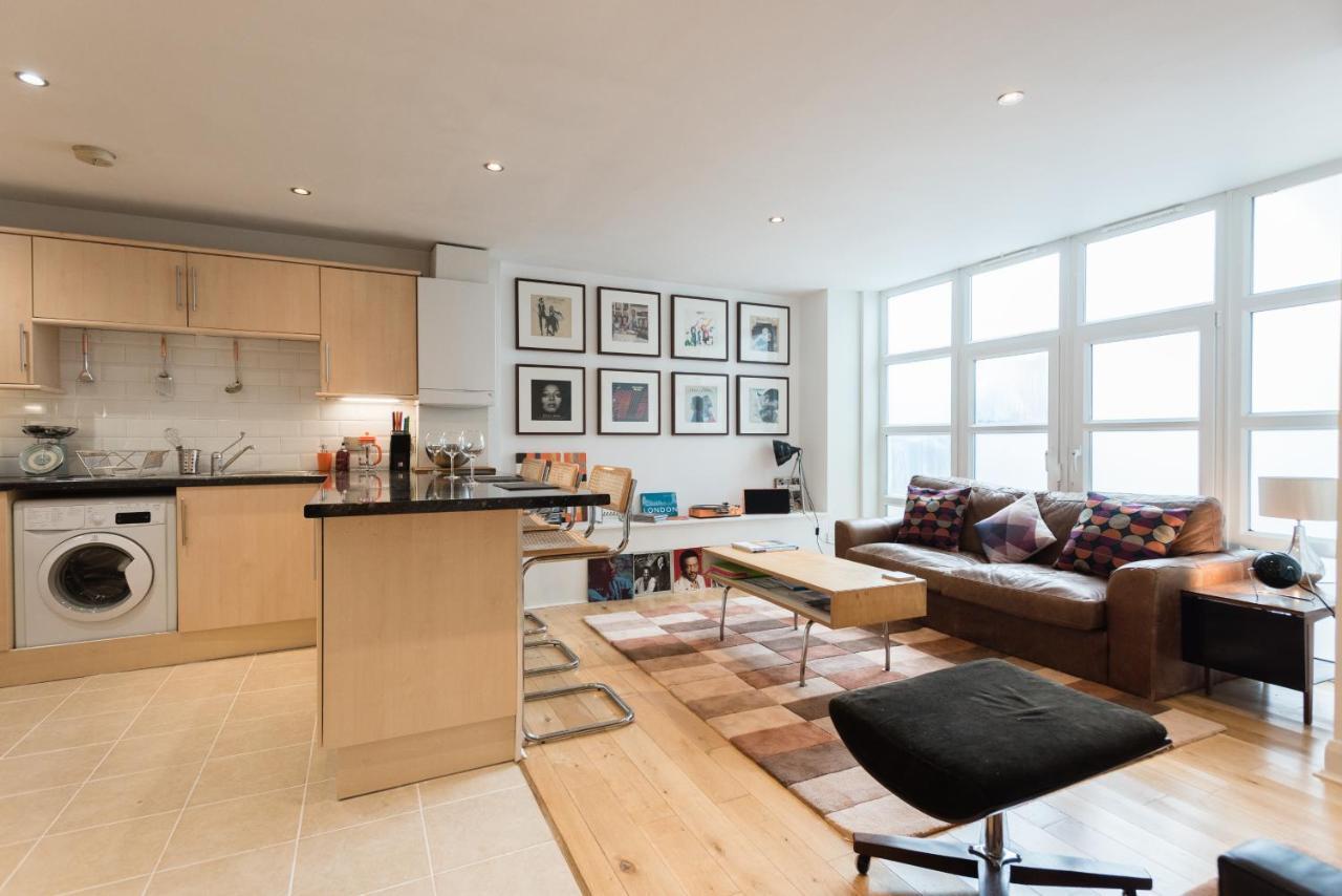 Central Home with Parking Near Waterloo & St Thomas & Big Ben & Parliament