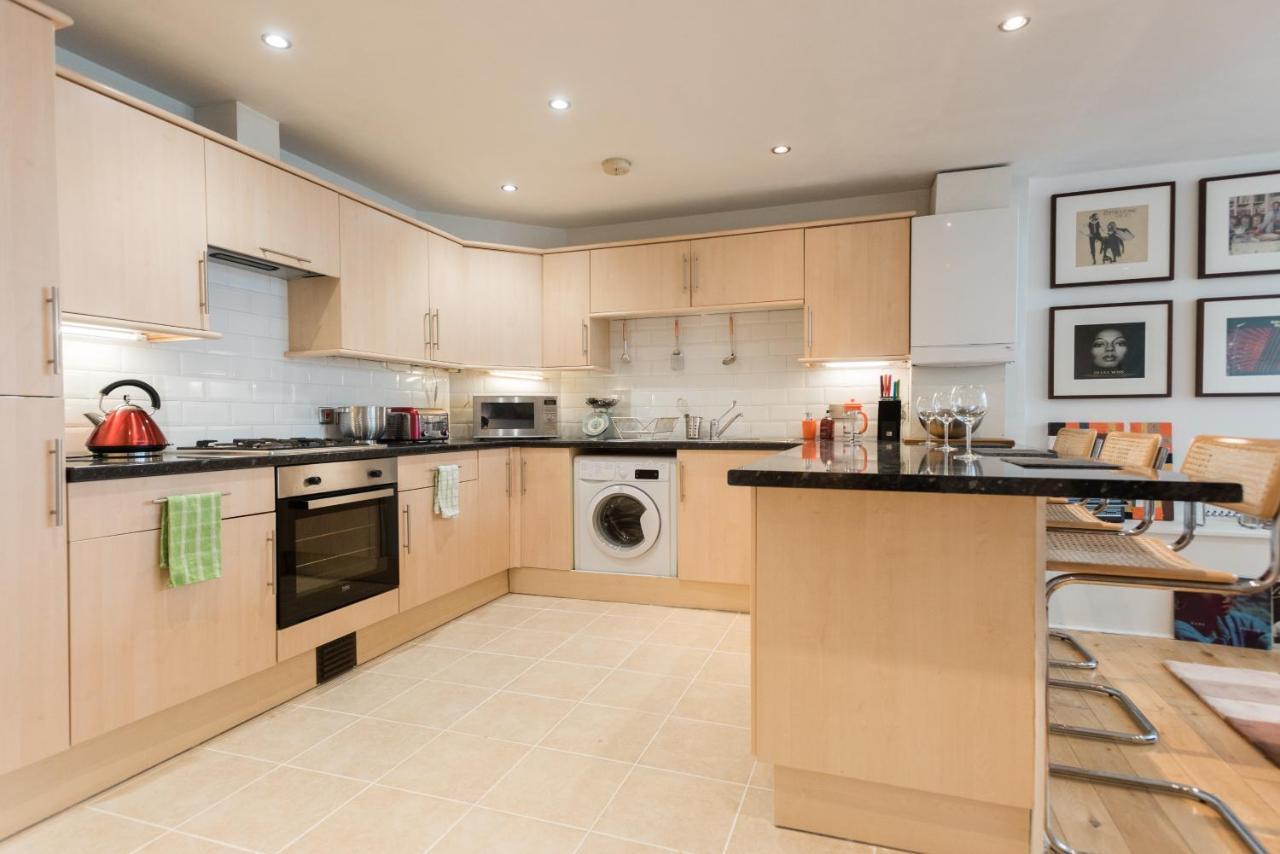 Central Home with Parking Near Waterloo & St Thomas & Big Ben & Parliament 2
