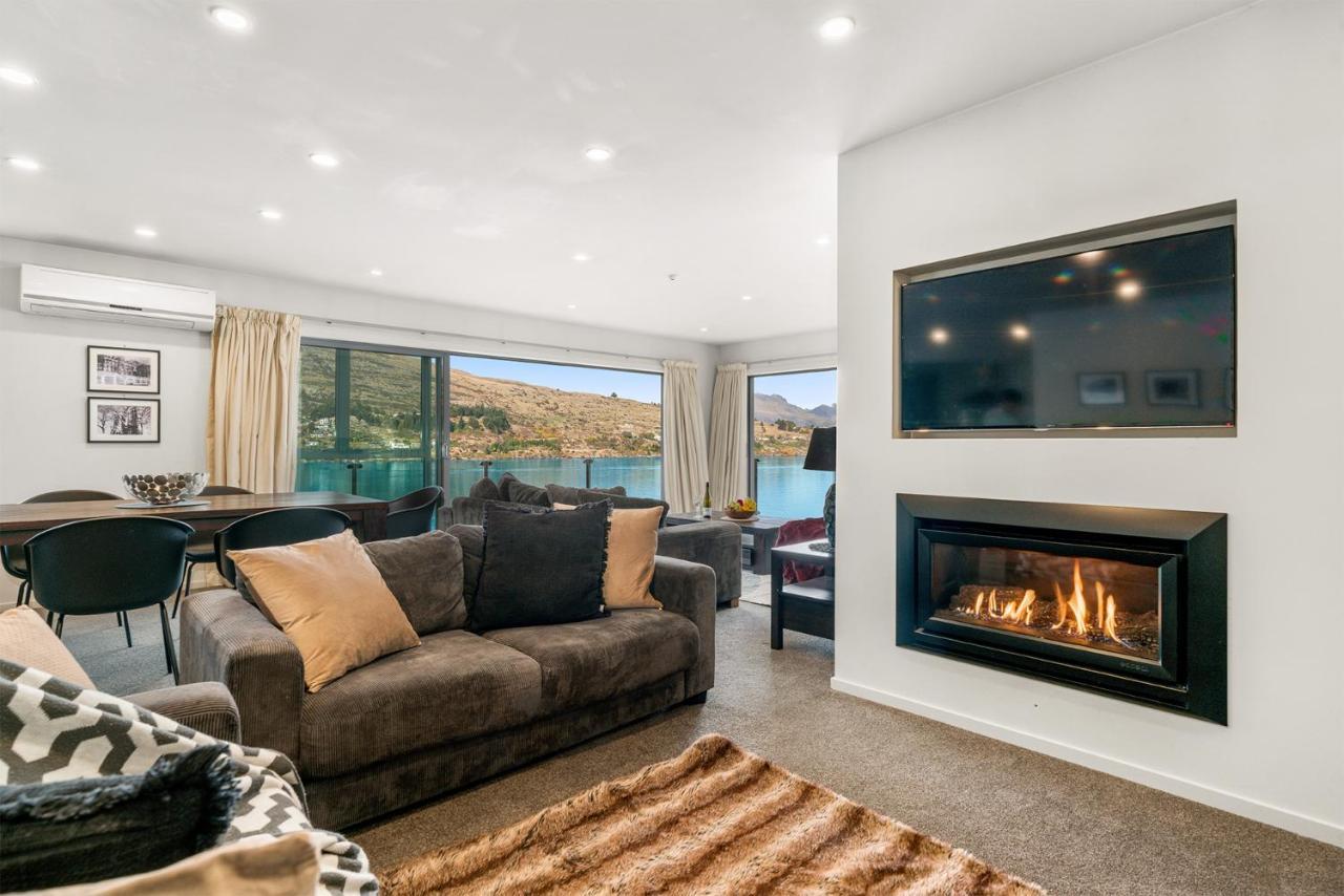 Lakefront Penthouse Apartment with 270-Degree View 2