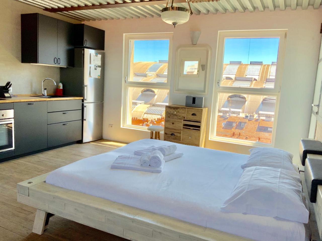 Luxury Studio Unique View Near Main Station (Adults Only)