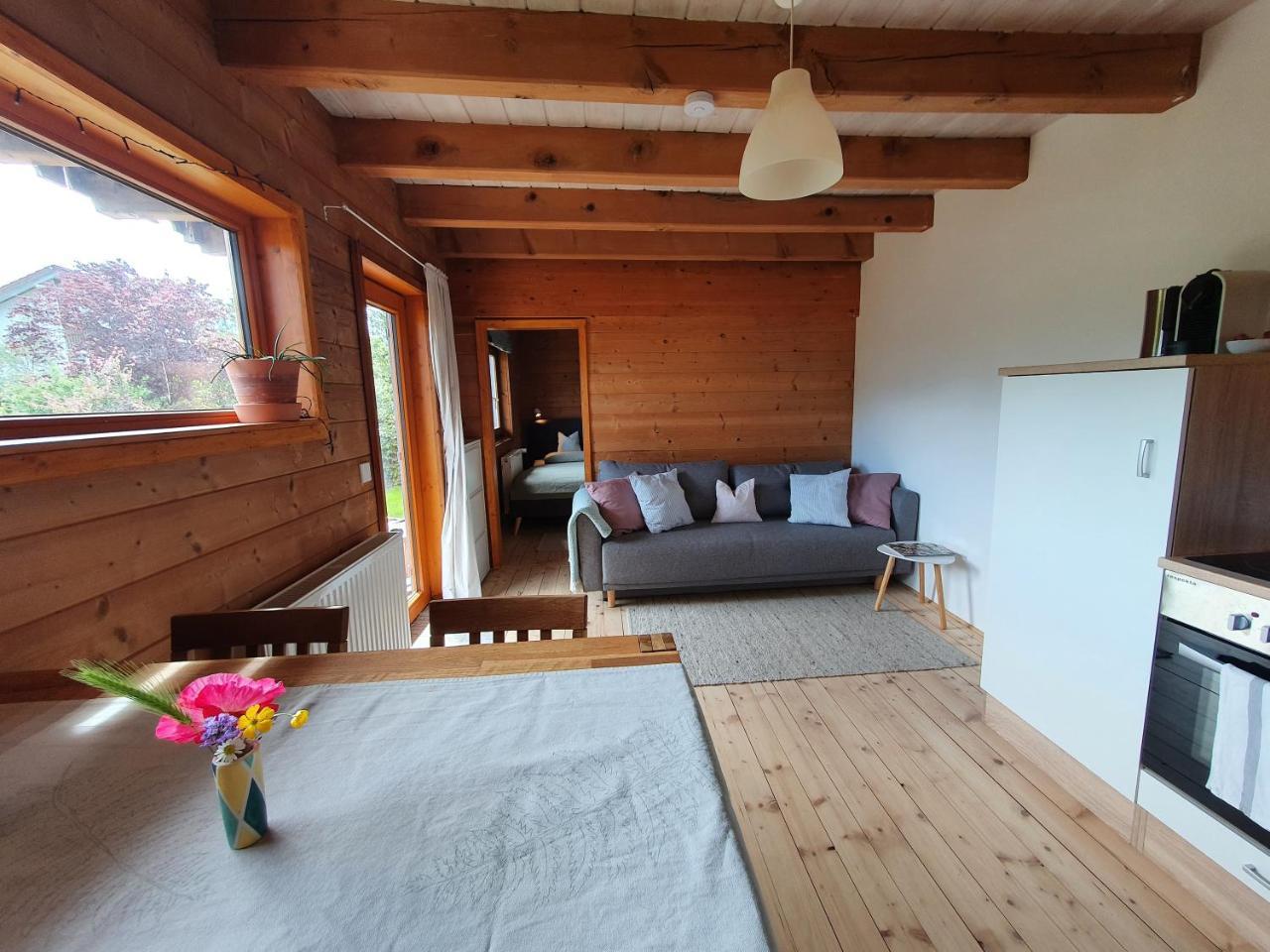 Helle Und Idyllische 2 Zimmer Wohnung Am Rande Von Berlin