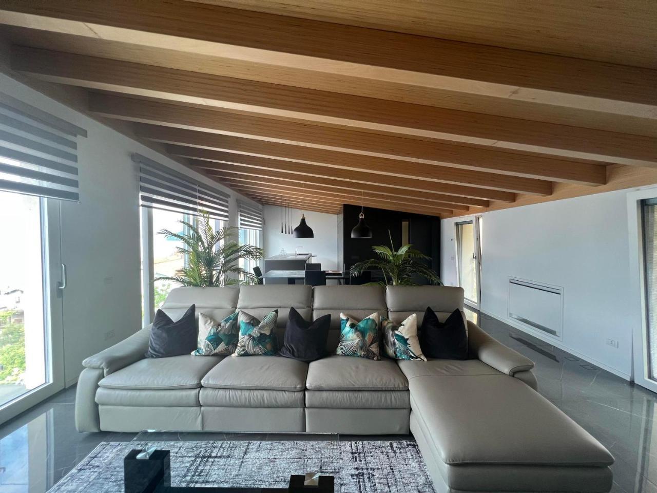 Luxury Lakefront Penthouse 1
