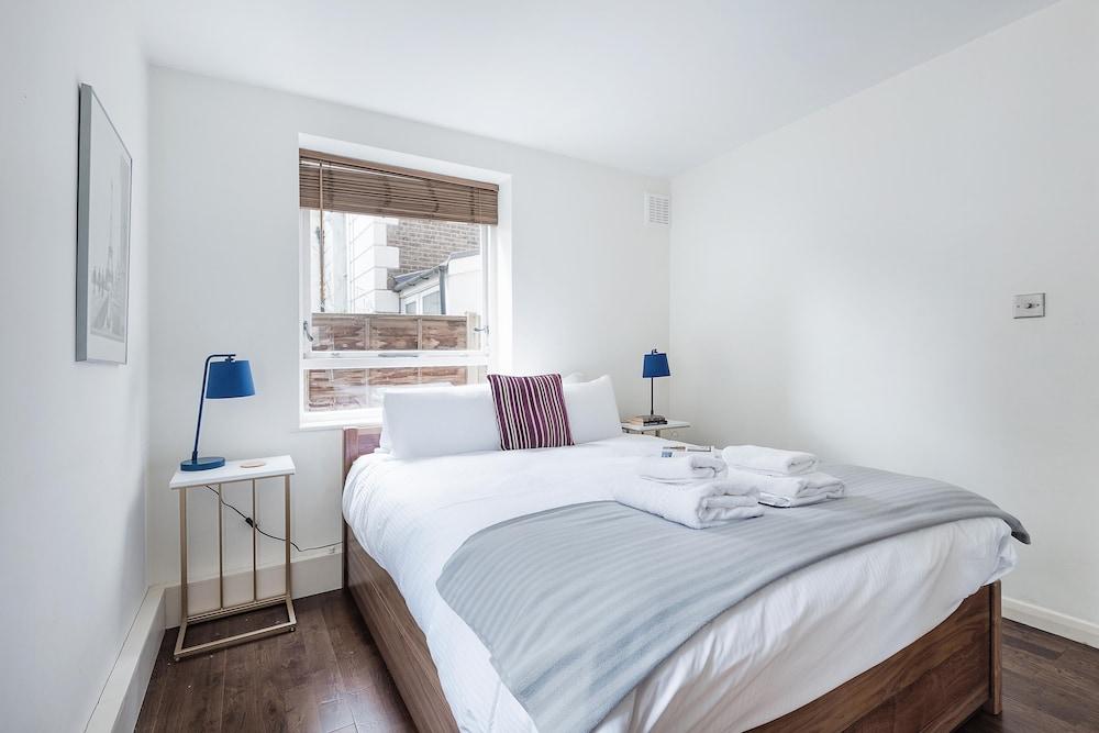 Bright And Stylish Apartment in Trendy Islington by Underthedoormat 1