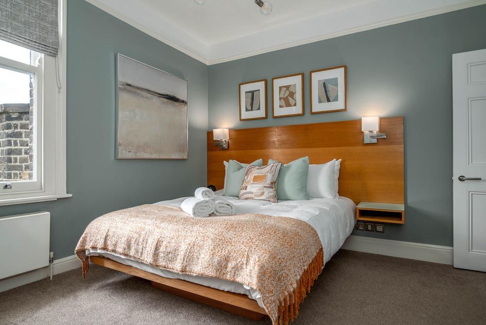5 Doughty Street 1