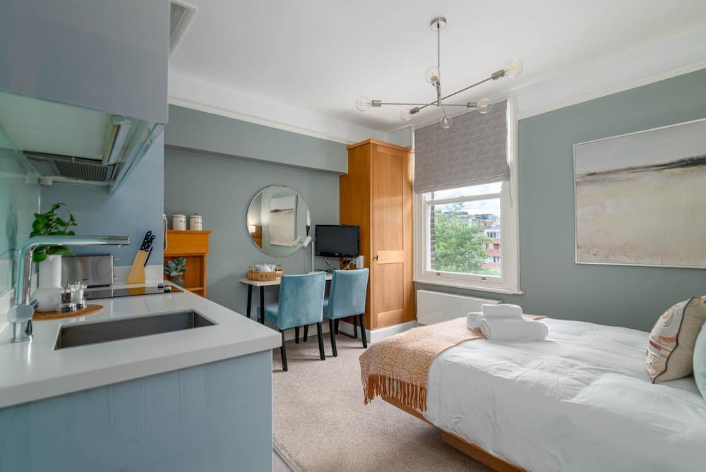 5 Doughty Street 2