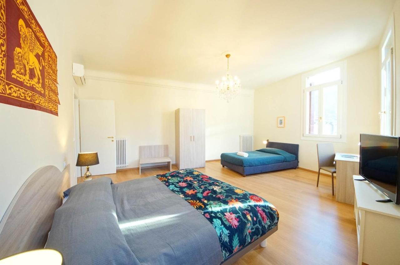 Ca' Circus 4 Rooms Wi-Fi Fibre 2