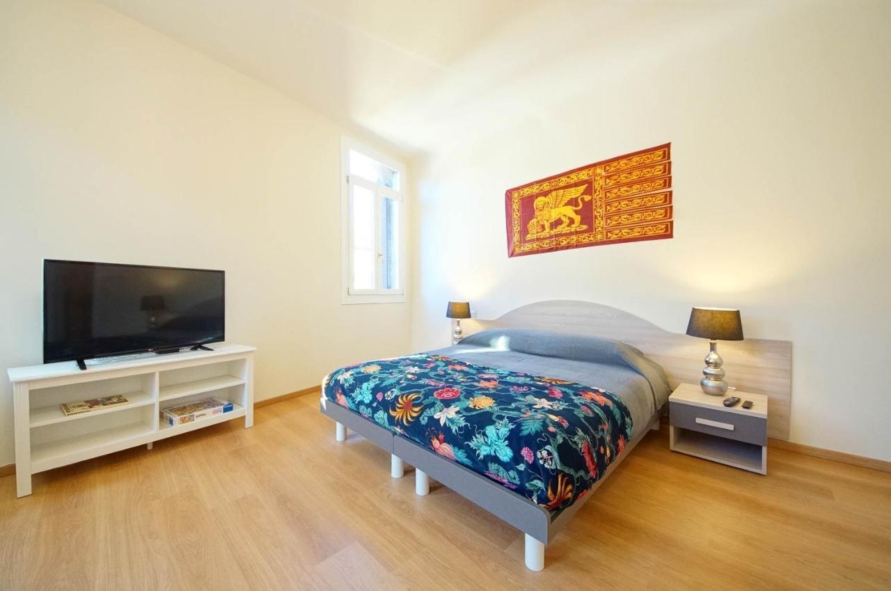 Ca' Circus 4 Rooms Wi-Fi Fibre