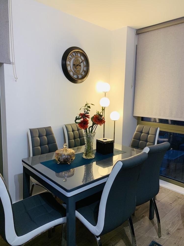 Charming 3-Bed Apartment in London 1