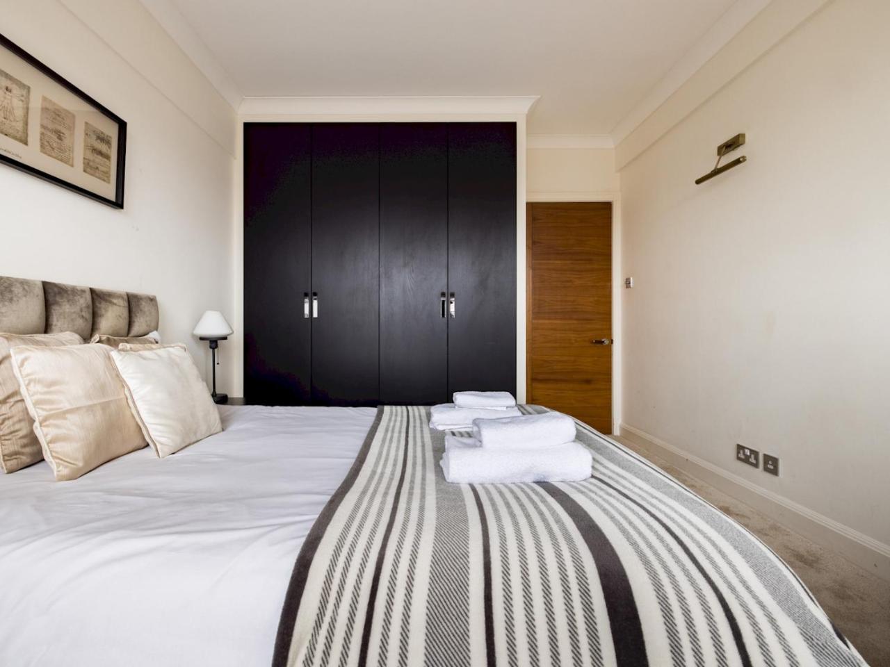 Pass the Keys Spacious 2 Bed Flat by South Kensington Station 2