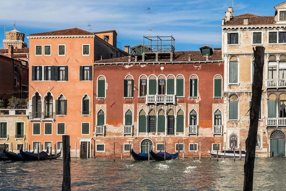 Grandcanal-Red