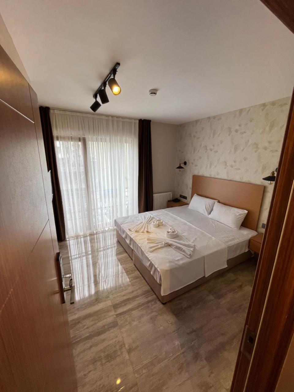 Sultan Pier Hotel