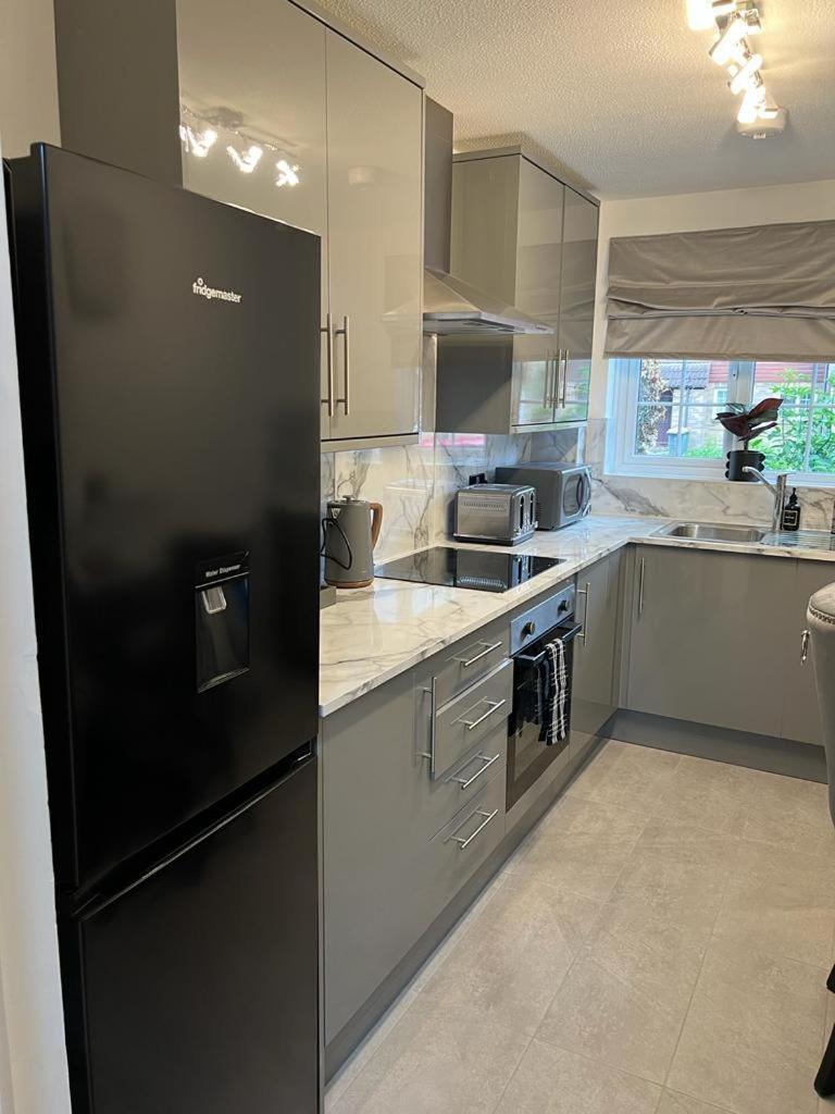 Beautiful Apartment in Beckton with Private Entrance And Garden