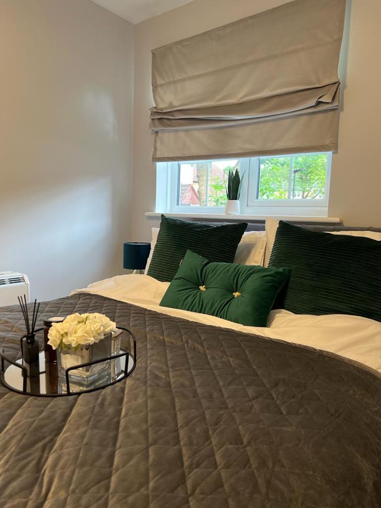 Beautiful Apartment in Beckton with Private Entrance And Garden 1