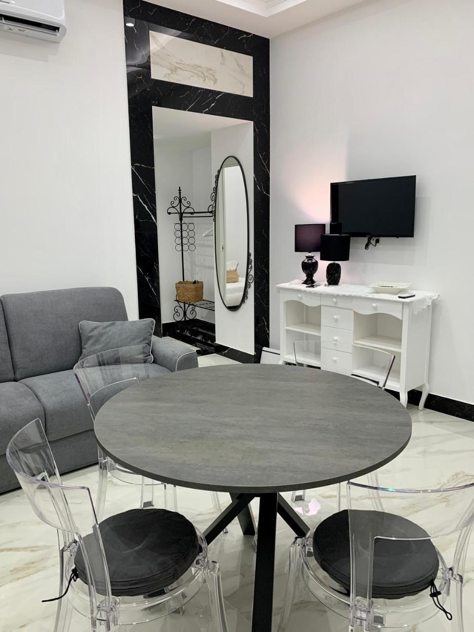 Ferdinando's Home