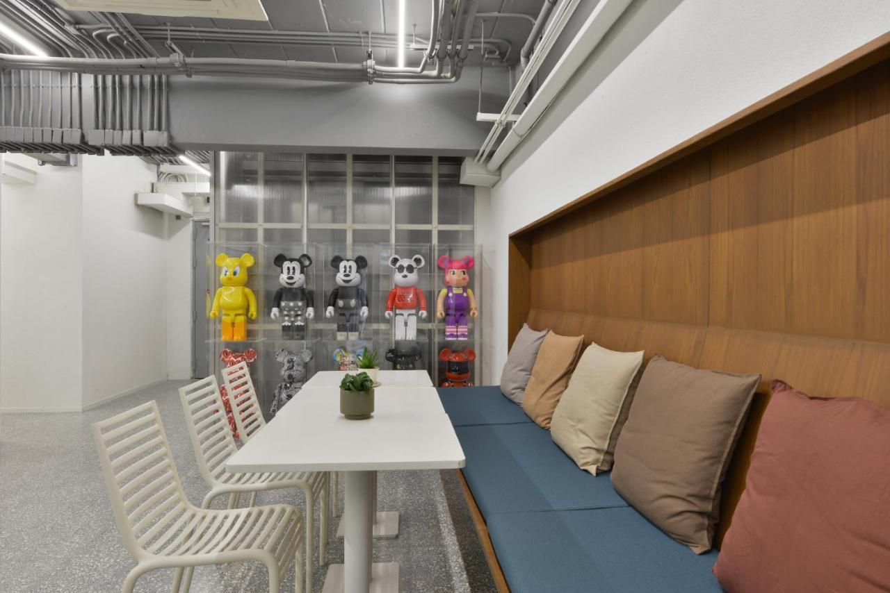 Tiang Studio (Adults only) 1