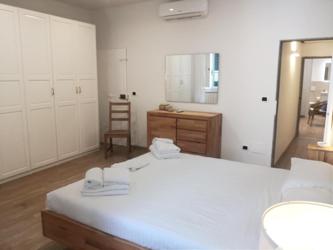 Roommo Via Dei Pilastri Giada 1