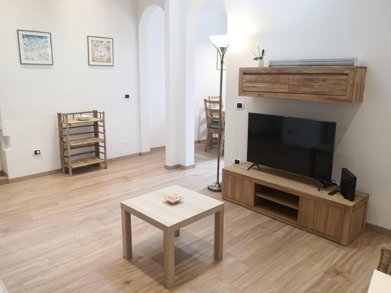 Roommo Via Dei Pilastri Giada 2