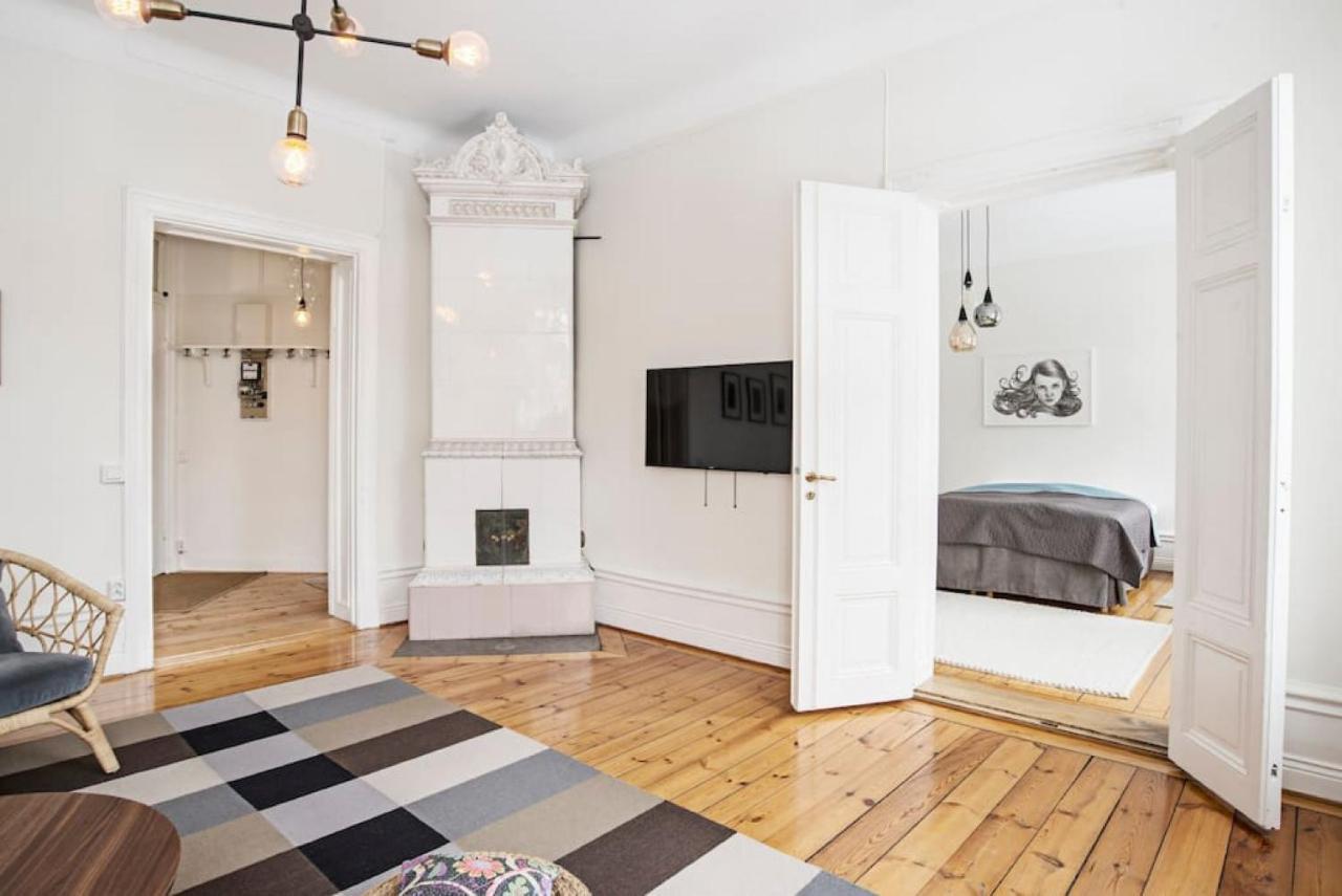 Elegant And Light 3 Room Apartment in Sofo 97sqm 2
