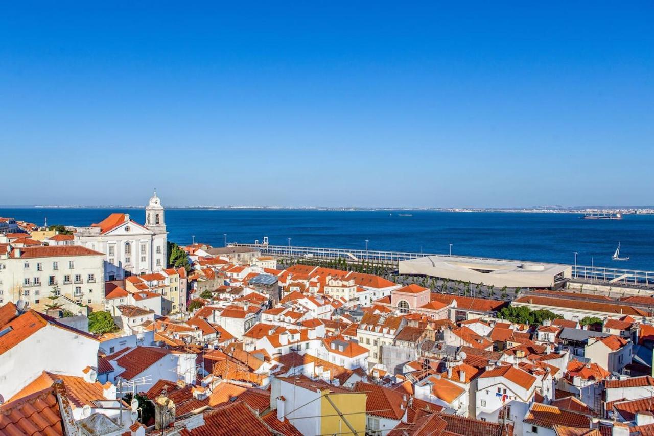 Lovelystay - Traditional Alfama View 1