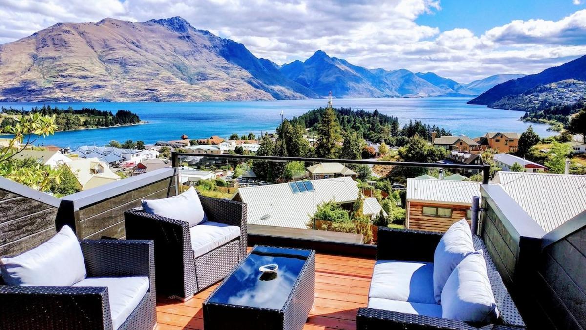 Stunning Home with Amazing Wakatipu Lake Views