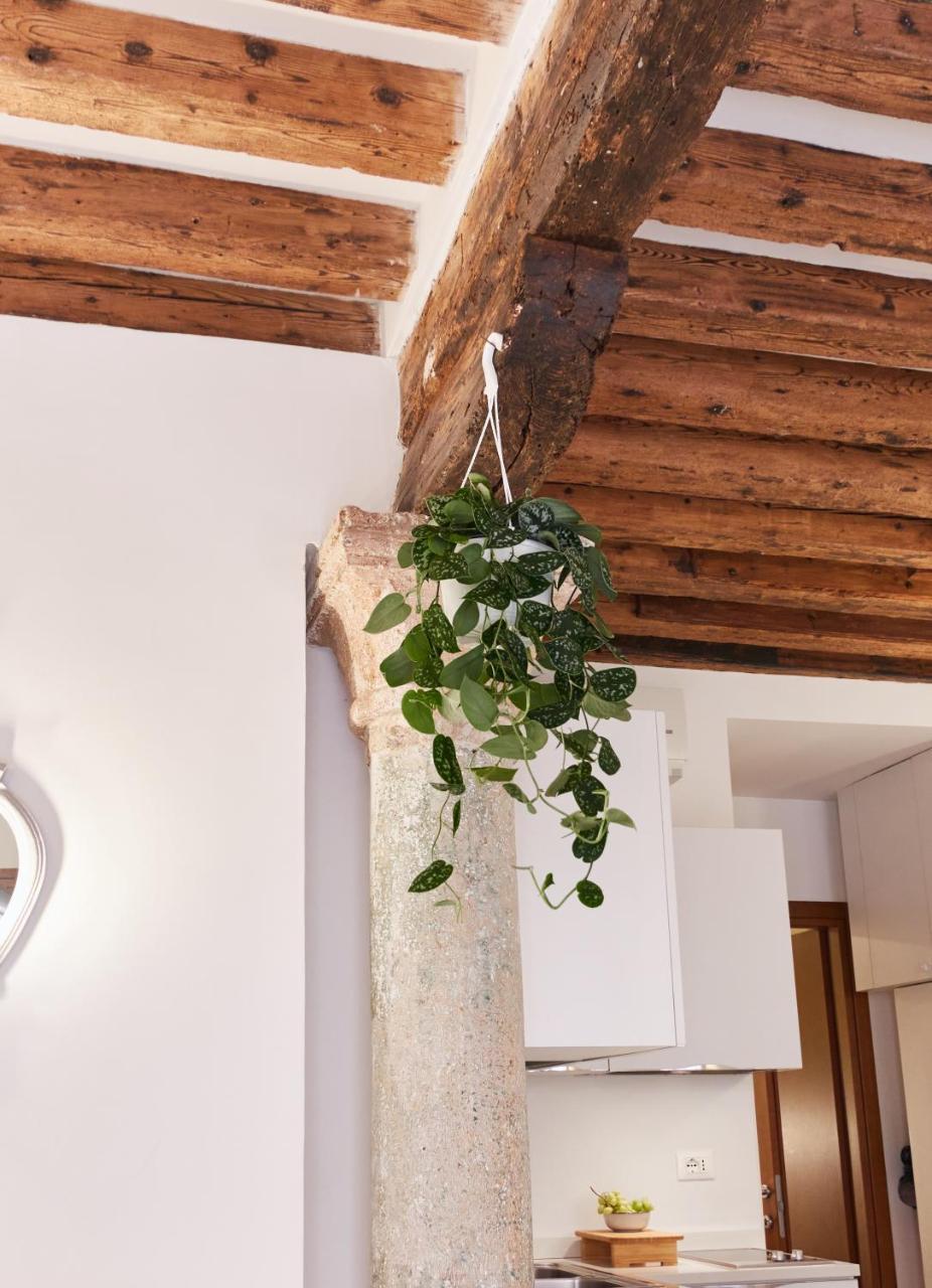 Rialto Apartment Near the Grand Canal AC Wifi 1