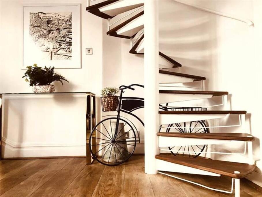 Stylish 3 Bedroom Town House 2