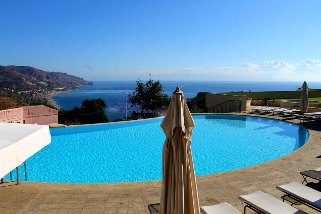 Taormina Helas Apartment by Taormina Holidays