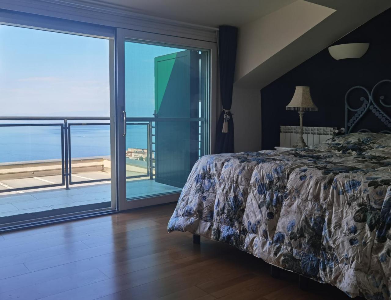 Taormina Helas Apartment by Taormina Holidays 1