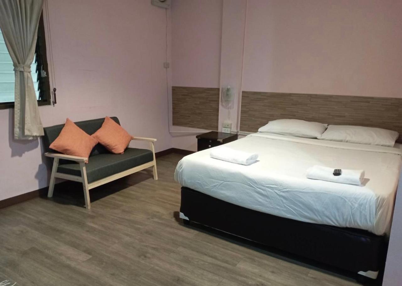 Rajparop Place (Adults Only) 1