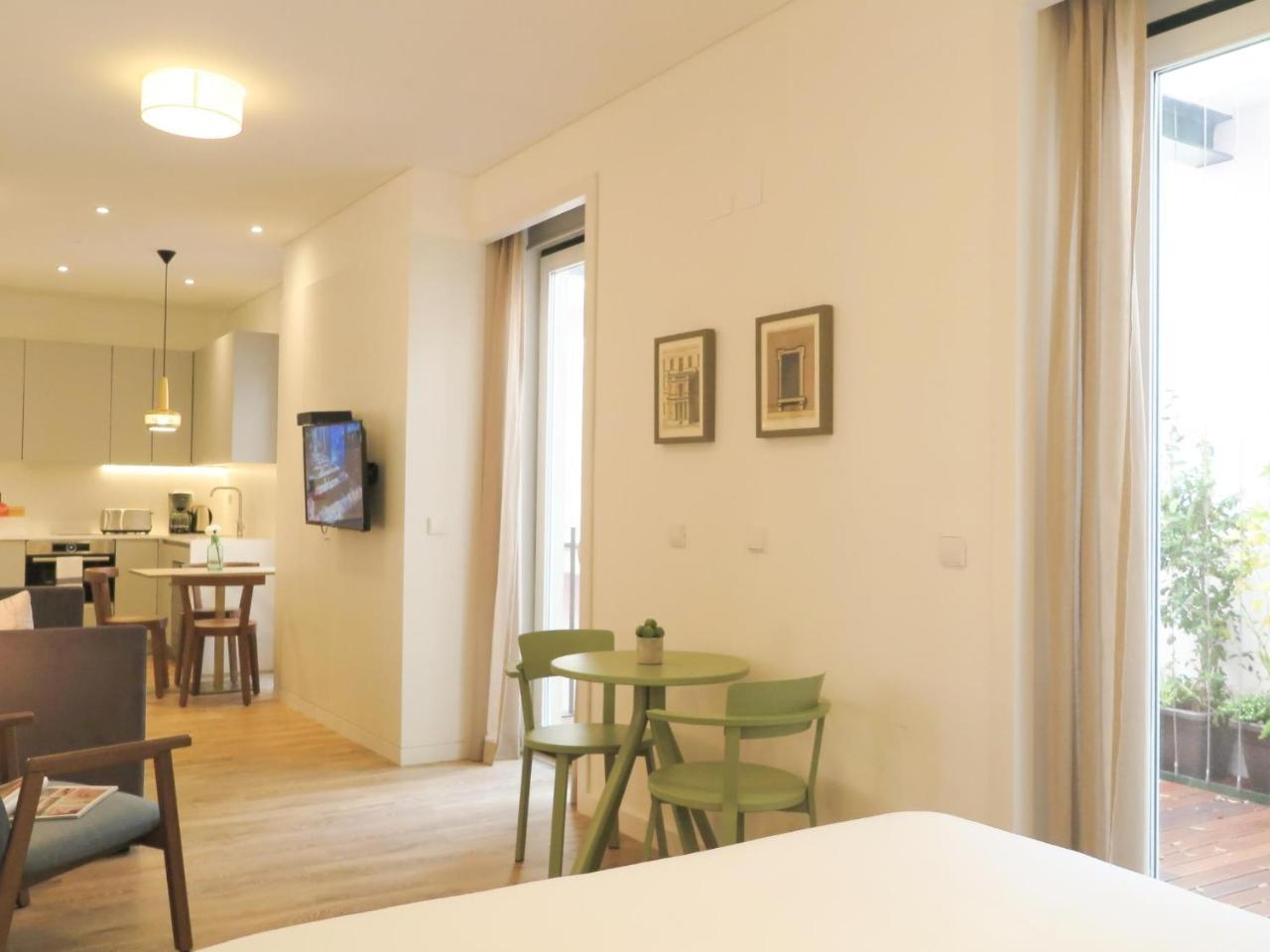 Chiado Modern Apt with AC Elevator Green Terrace (Adults Only)
