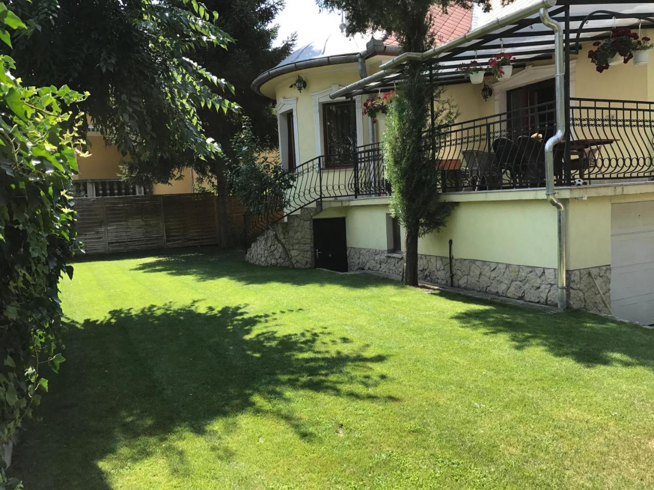 Palma Villa in City Park Budapest - Semi Suteren
