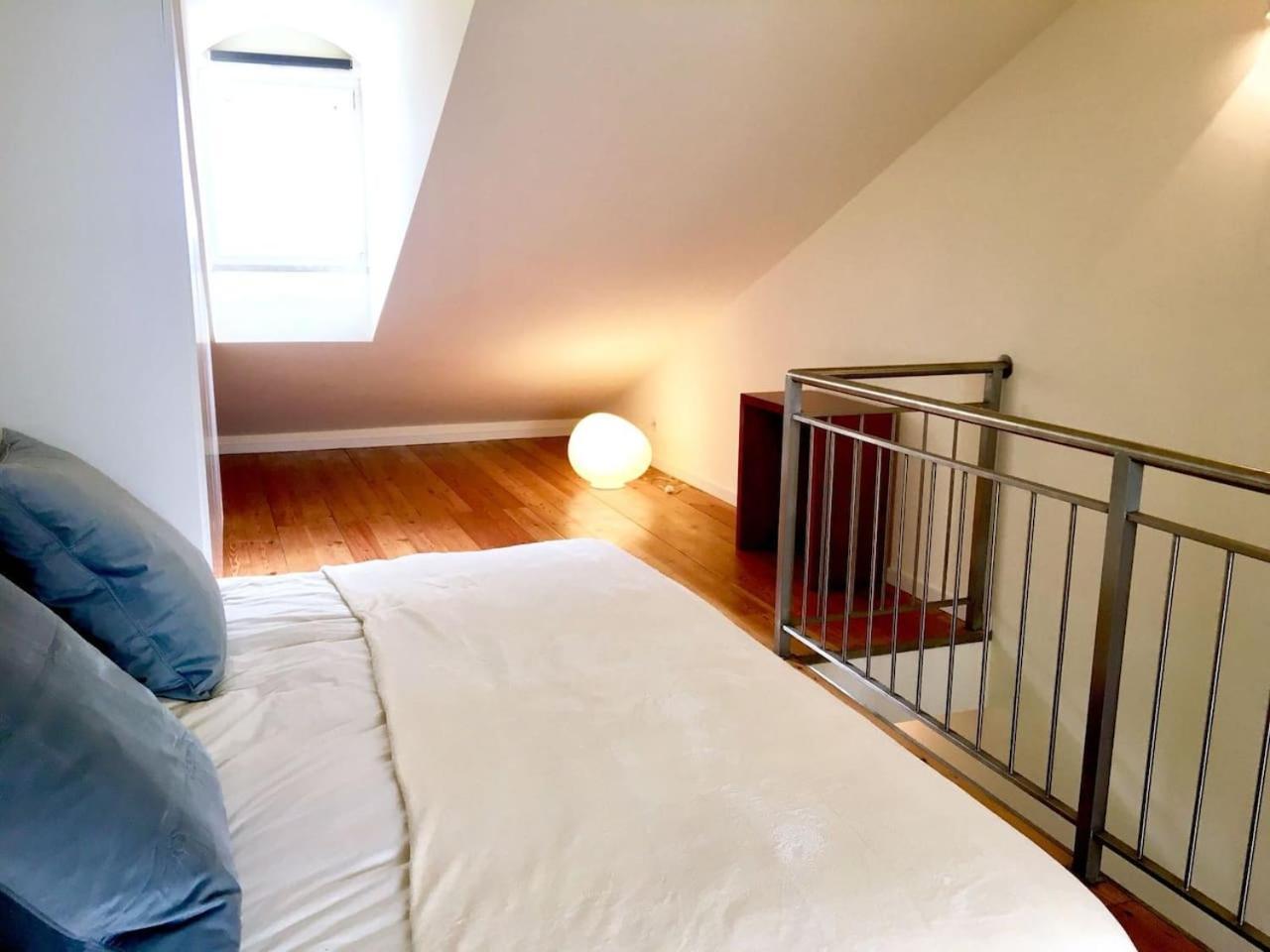 Exquisit Flat Right (Adults Only) 2