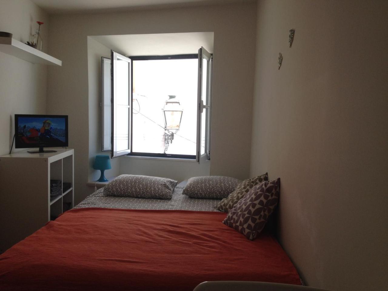 Little Alfama Town (Adults Only)