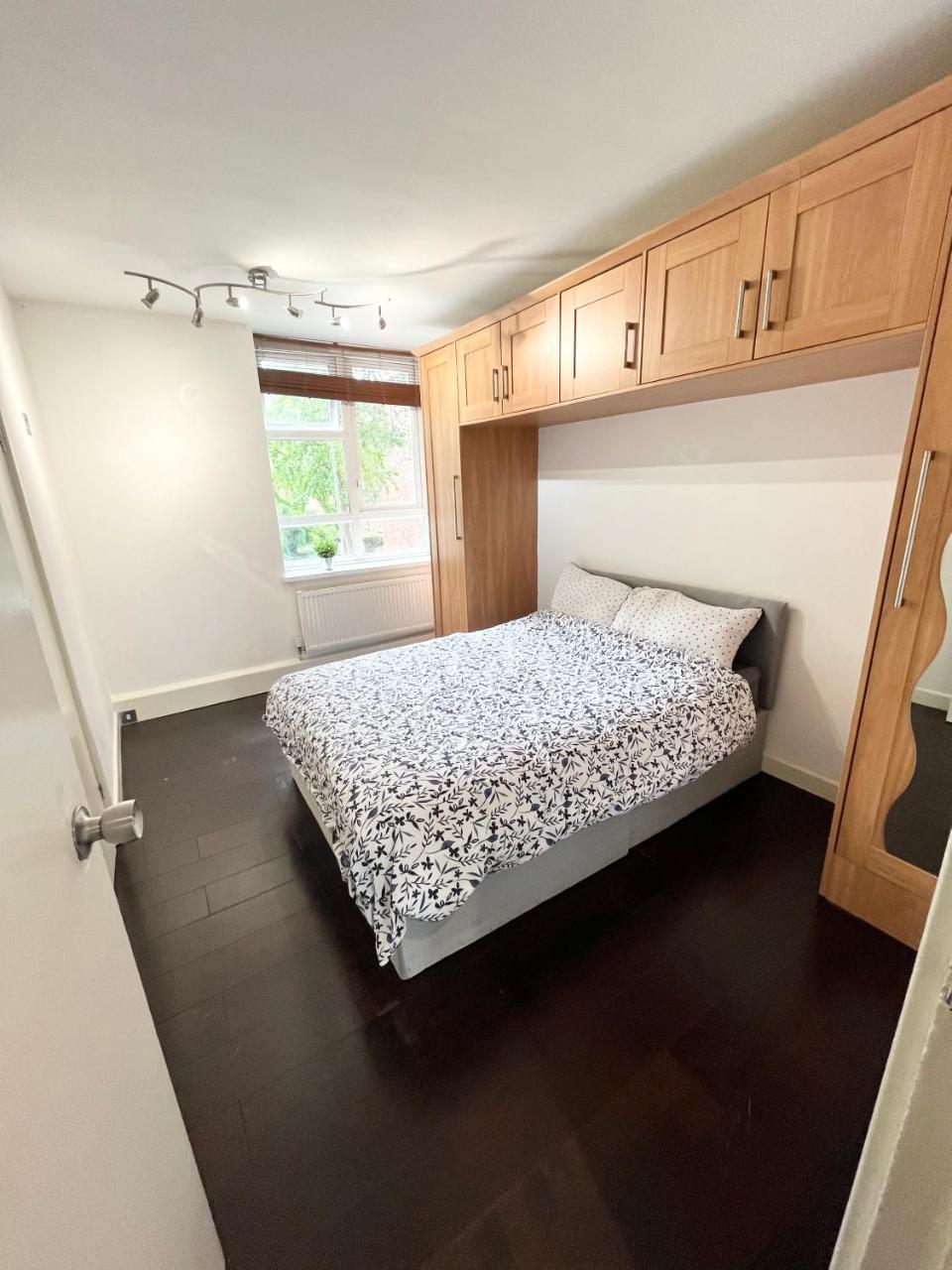 Large Apt Close To Central Ldn 2