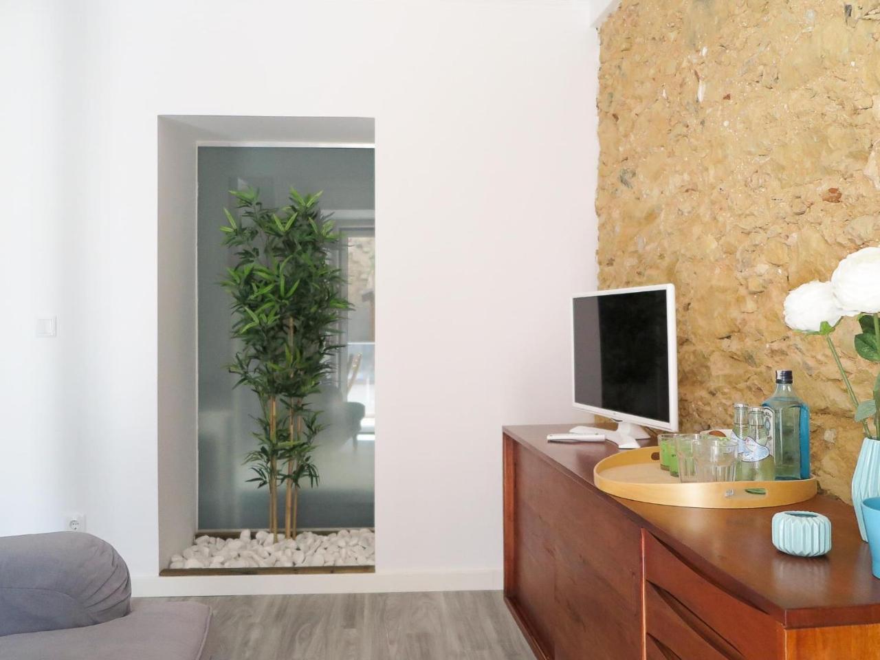 Liberdade Stylish Apt with Balcony (Adults Only) 1